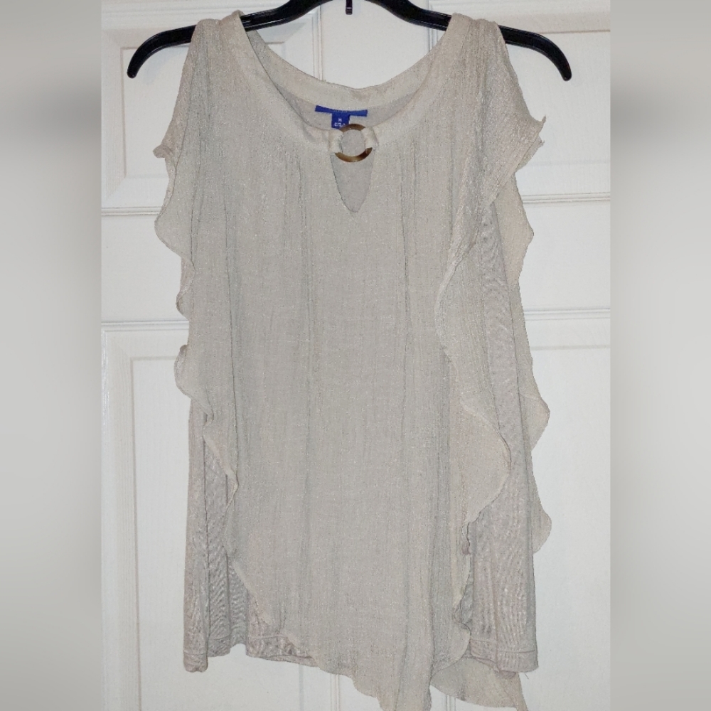 Apt 9 short sleeve cream color flowy blouse with keyhole neckline size medium